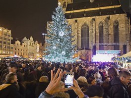 Rozsvcen vnonho stromu na nmst Republiky v Plzni (2. prosince 2018)