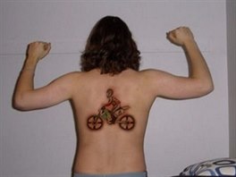 Tetování už dávno nenesou stigma sociální spodiny a stala se běžnou součástí...