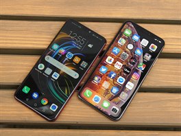 Honor 8X a Apple iPhone XS Max