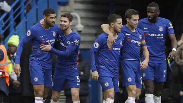 Fotbalist Chelsea se raduj z glu Rubena Loftus-Cheeka (zcela vlevo) v utkn proti Fulhamu.