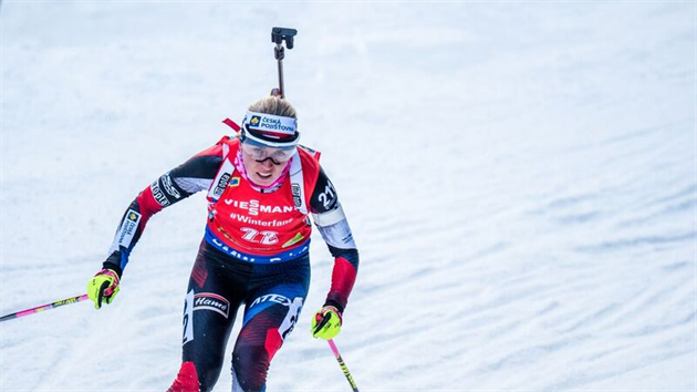 Eva Puskarkov bhem sthacho zvodu ve slovinsk Pokljuce.