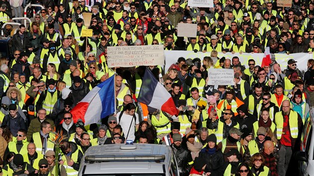 Ve Francii vypukly v sobotu dal nsiln protesty, kter jsou dalm pokraovnm souasn vlny demonstrac.