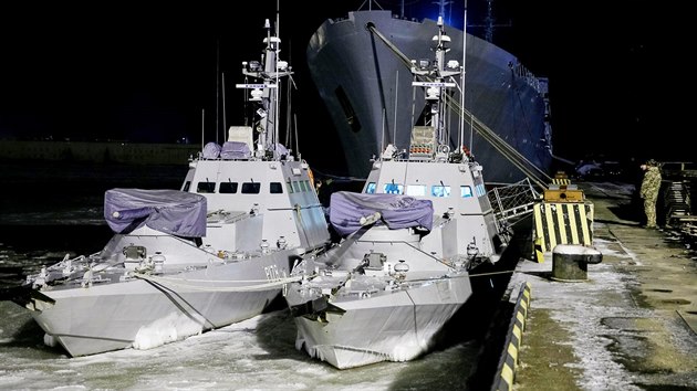 Ruskou armádou zabavené ukrajinské lodě v přístavu Mariupol v Azovském moři. (2. prosince 2018)