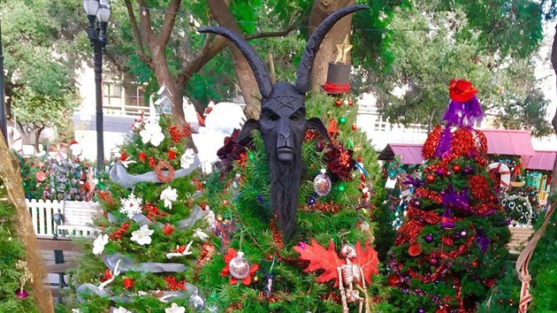Satanistick vnon strom v americkm San Jos v roce 2017 se stal tak terem zlodj. 