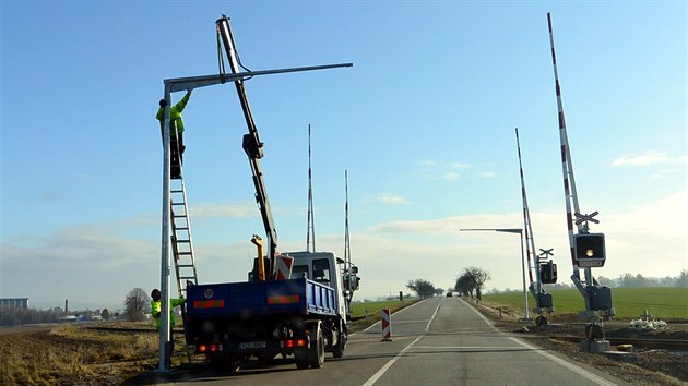 eleznin pejezdy na hlavnm tahu ze Svitav na Hlinsko maj nejen nov zvory, ale pibyly i konstrukce pro kamerov systm.