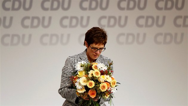 Nov zvolen pedsedkyn nmeck vldn CDU Annegret Krampov-Karrenbauerov na sjezdu strany v Hamburku (7.12.2018)