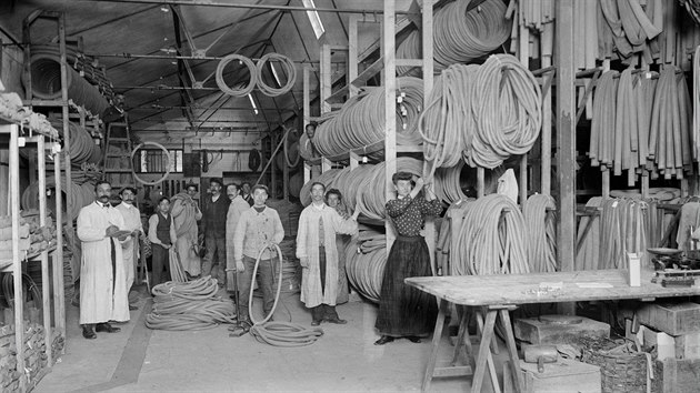 Továrna na první pneumatiky Dunlop z roku 1908