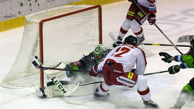 Boleslavsk brank Gaper Kroelj pi zkroku v duelu s Olomouc.