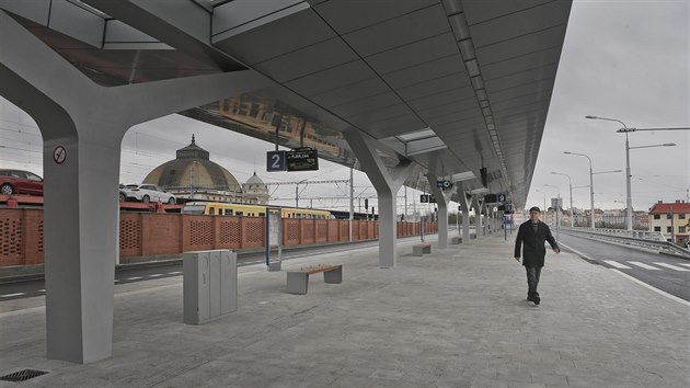 Nový autobusový terminál u hlavního vlakového nádraží v Plzni začne fungovat v neděli, kdy se mění jízdní řád. (7. 12. 2018)