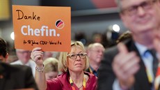Díky, éfko. lenové CDU vzdávali Merkelové hold za 18 let v ele strany