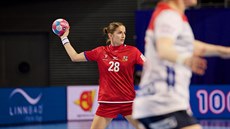 Házenkářka Šárka Marčíková na mistrovství Evropy ve Francii proti Norsku.