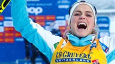 Therese Johaugová slaví vítzství v závod na 15 km volnou technikou v...