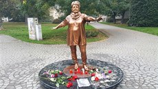 Socha zpěvačky Věry Špinarové v centru Ostravy se stala předmětem mnoha...