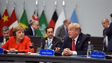 N�mecká kanclé�ka Angela Merkelová a americký prezident Donald Trump na summitu...