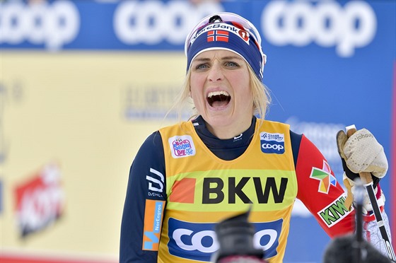 Therese Johaugová po triumfu v Davosu.