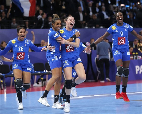 Házenkáky Francie se radují z vítzství ve finále mistrovství Evropy nad...
