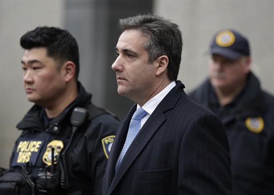 Bývalý právník amerického prezidenta Donalda Trumpa Michael Cohen odchází ze...