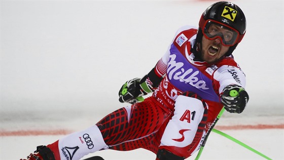 Rakuan Marcel Hirscher se raduje z triumfu v paralelním slalomu v italském...