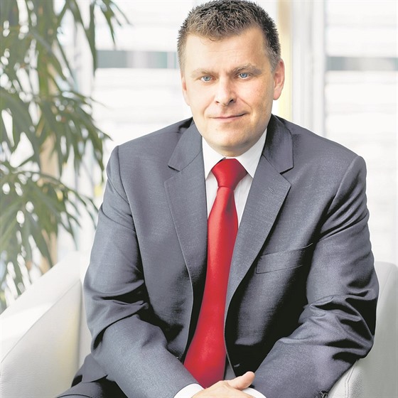 Banké a manaer Petr Witowski. V minulosti pracoval na vysokých postech v...