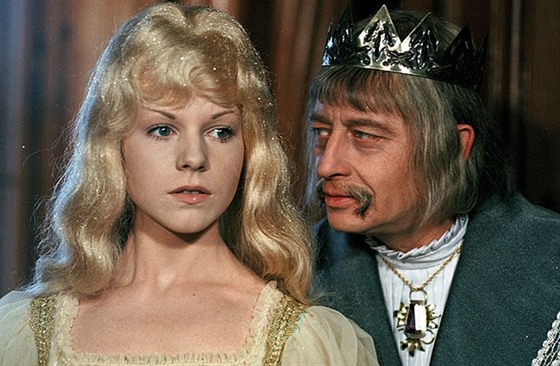 Jorga Kotrbová jako princezna Zlatovláska ve stejnojmenné pohádce (1973)