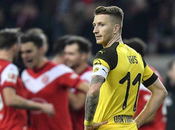 Dortmundský kapitán Marco Reus je zklamaný z výsledku s Düsseldorfem.