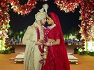 Tradiní indické svatební aty Priyanky Chopry v ervené barv