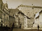 Pohled do irok ulice na snmku Gottharda Zimmera z roku 1884. V pozad je...