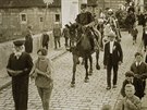 Husitsk prvod s Janem ikou na koni. Foto Frantiek Seidel 1935