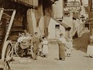 V�edn� obr�zek z Park�nu z roku 1902. Na sn�mku Josefa Wolfa je �idovsk�...