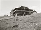 Turistická chata na Bezru�ov� stezce ve slezských Beskydech (1938)