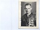 Poválená fotografie Josefa Vávry-Staíka v partyzánské uniform s válenými...
