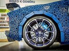 Bugatti Chiron z Lega Technik. Instalace výstavky v Alze.