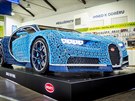 Bugatti Chiron z Lega Technik. Instalace výstavky v Alze.