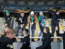 Jablonetí fotbalisté dkují fanoukm za podporu po utkání Evropské ligy v...