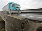 Na jae roku 2018 zashl kus padajcho betonu z tohoto mostu u Prostjova nad...