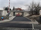 Pod elezninm mostem v Bohaticch je po rekonstrukci vce msta pro idie i...