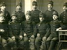 Knihtiskař Josef Štusák (sedící vpravo) v době vojenské služby za I. světové...