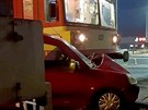 Nehoda auta a vlaku v Náchodě-Bělovsi (18. 12.2018).