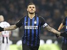 Mauro Icardi, kapitán milánského Interu, se raduje z gólu v utkání italské ligy...