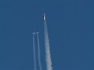 Oddlení lodí SpaceShipTwo (VSS Unity) od  nosie Virgin Mothership Eve ped...
