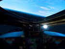 Pohled z lodi SpaceShipTwo (VSS Unity) pi letu k hranicím vesmíru
