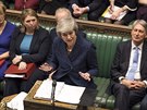 Britská premiérka Theresa Mayová v parlamentu. (12. prosince 2018)
