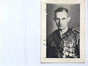 Povlen fotografie Josefa Vvry-Staka v partyznsk uniform s vlenmi...