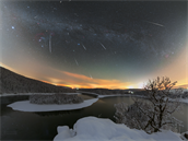 Fotograf zachytil meteorický roj u Seské pehrady, kde ve svém volnu pebývá.