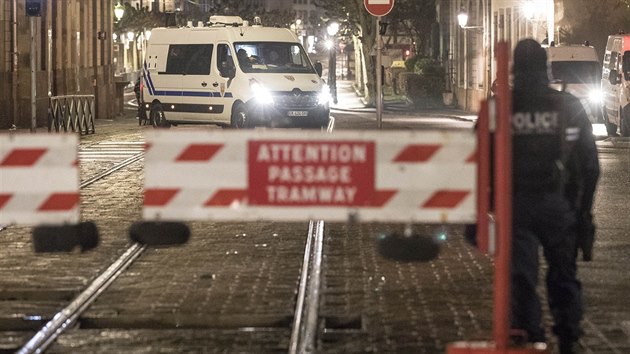 Policie hldkuje v centru trasburku, kde tonk zabil nkolik lid (11.12.2018)