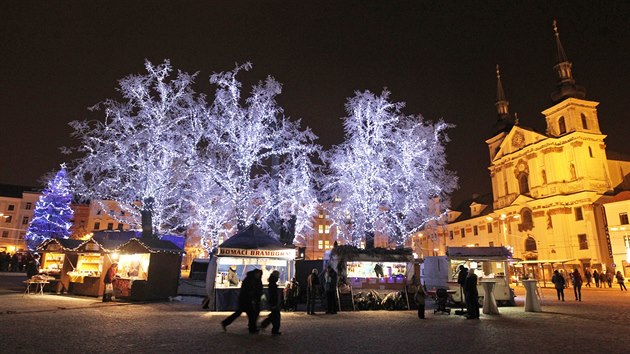 Náměstí v Jihlavě a Třebíči dnes ožijí vánočními trhy. A pro příští dny je zde připraven i bohatý kulturní program.
