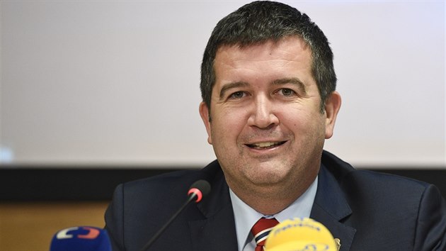 Ministr vnitra Jan Ham��ek hovo�il 14. prosince 2018 v Praze na tiskov� konferenci. 