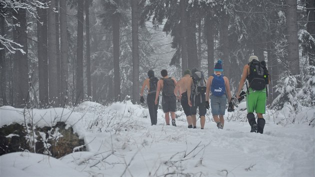 Skupina otuilc vyrazila pky na Jetd.