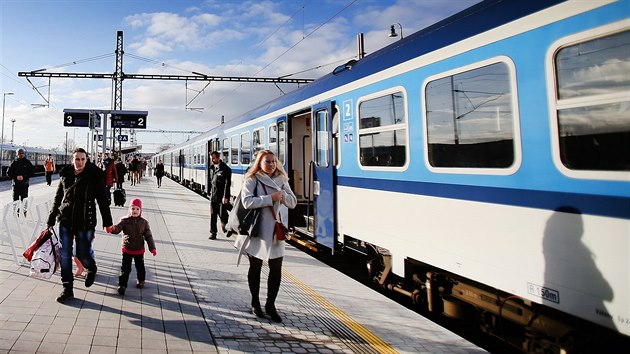 České dráhy chystají škrty v platech i propouštění kvůli výpadku tržeb