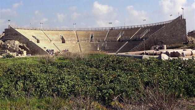 Caesareji dominuj akvadukt a amfitetr (na snmku). Jsou tak nejvtm lkadlem. Avak pi prochzce celm archeologickm parkem zaujmou i detaily, jako mozaiky, zbytky lzn anebo prastar kanalizan systm.